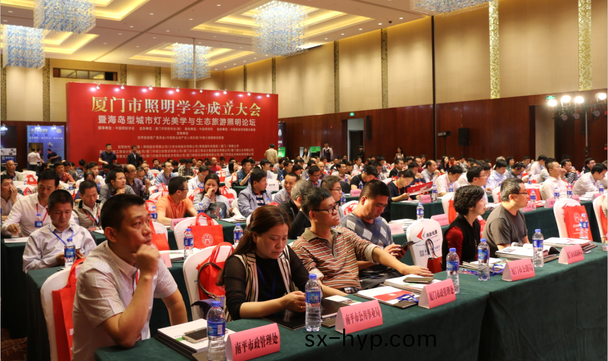 賞海(hai)島之美(mei) 品燈(deng)光(guang)之魂